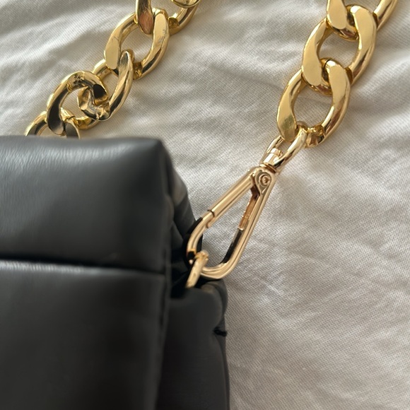 NWOT Shiraleah Quilted Oversized Clutch - Picture 11 of 11